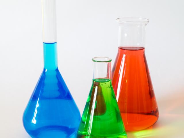 lab glassware image